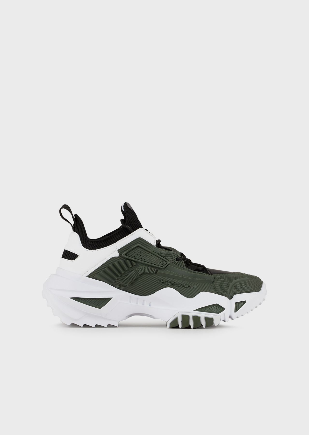 平纹针织鞋面老爹款运动鞋