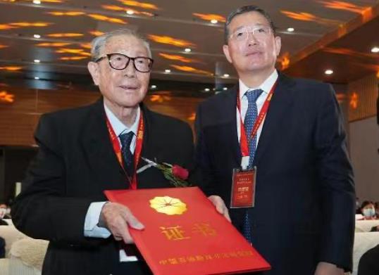 李德生(中国科学院院士,石油地质学家)