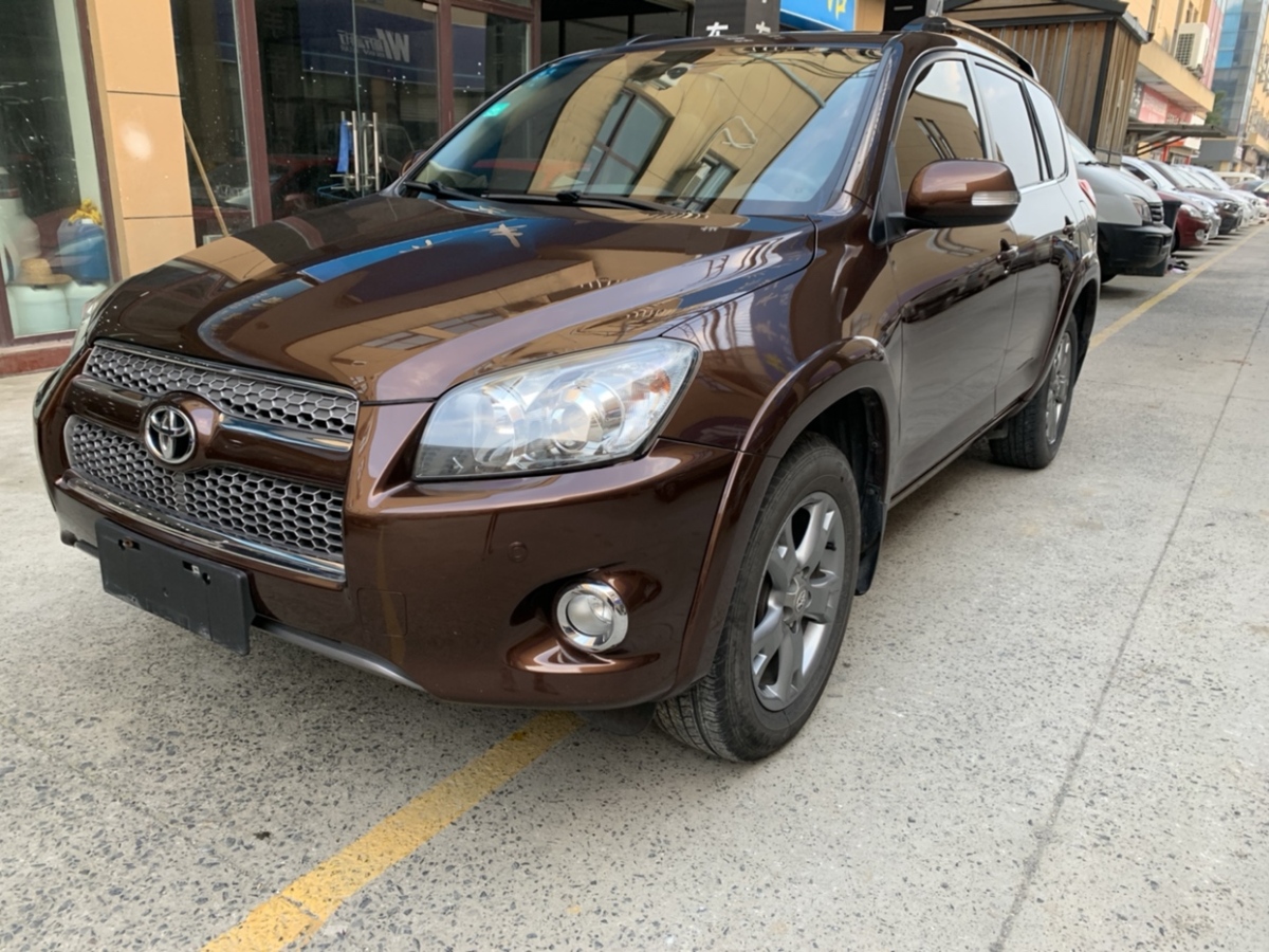 2011款 rav4 2.0at 四驱版