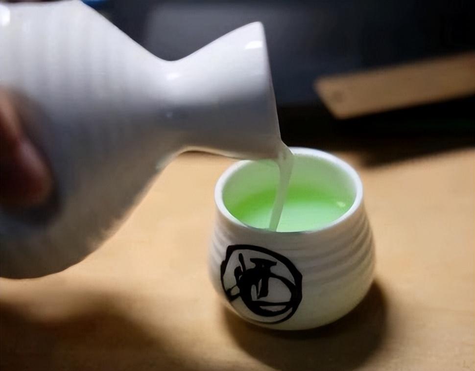 白居易邀朋友共品佳酿，写下一首20字的小诗，诗意温润了千年时光百科ta说 