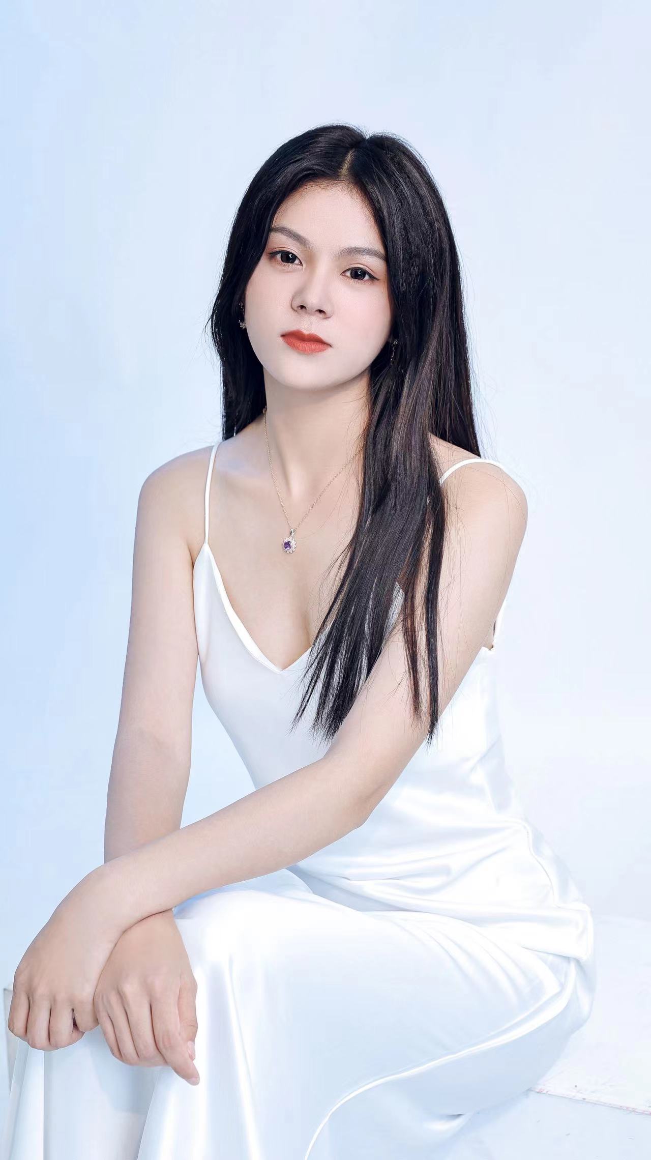  p data-id="tbrjyylyrlce">杨千灵,中国演员,代表作品《时间银行》.