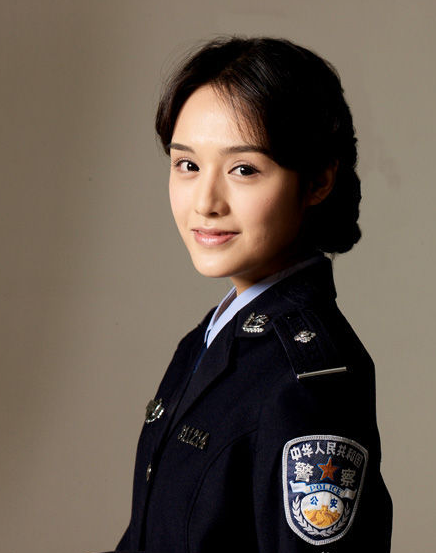  p>饶敏莉,1984年2月7日出生于重庆市,毕业于 a target="_blank" href