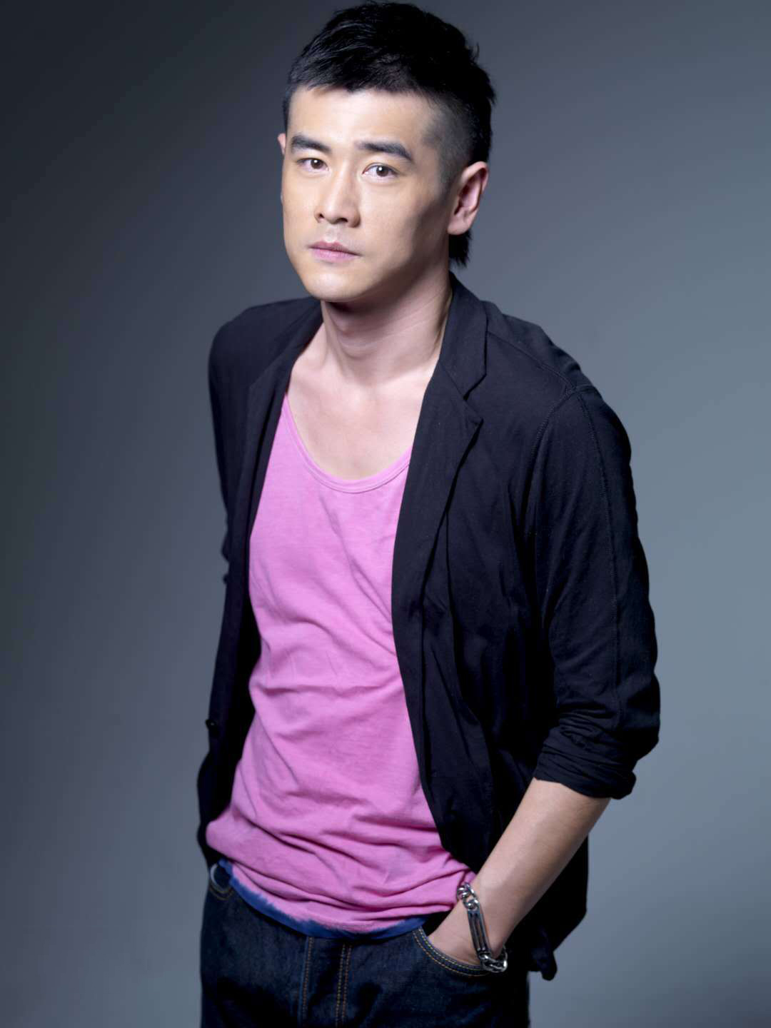  p data-id="go00d4qra0">李修蒙,出生于黑龙江,中国内地男演员, a