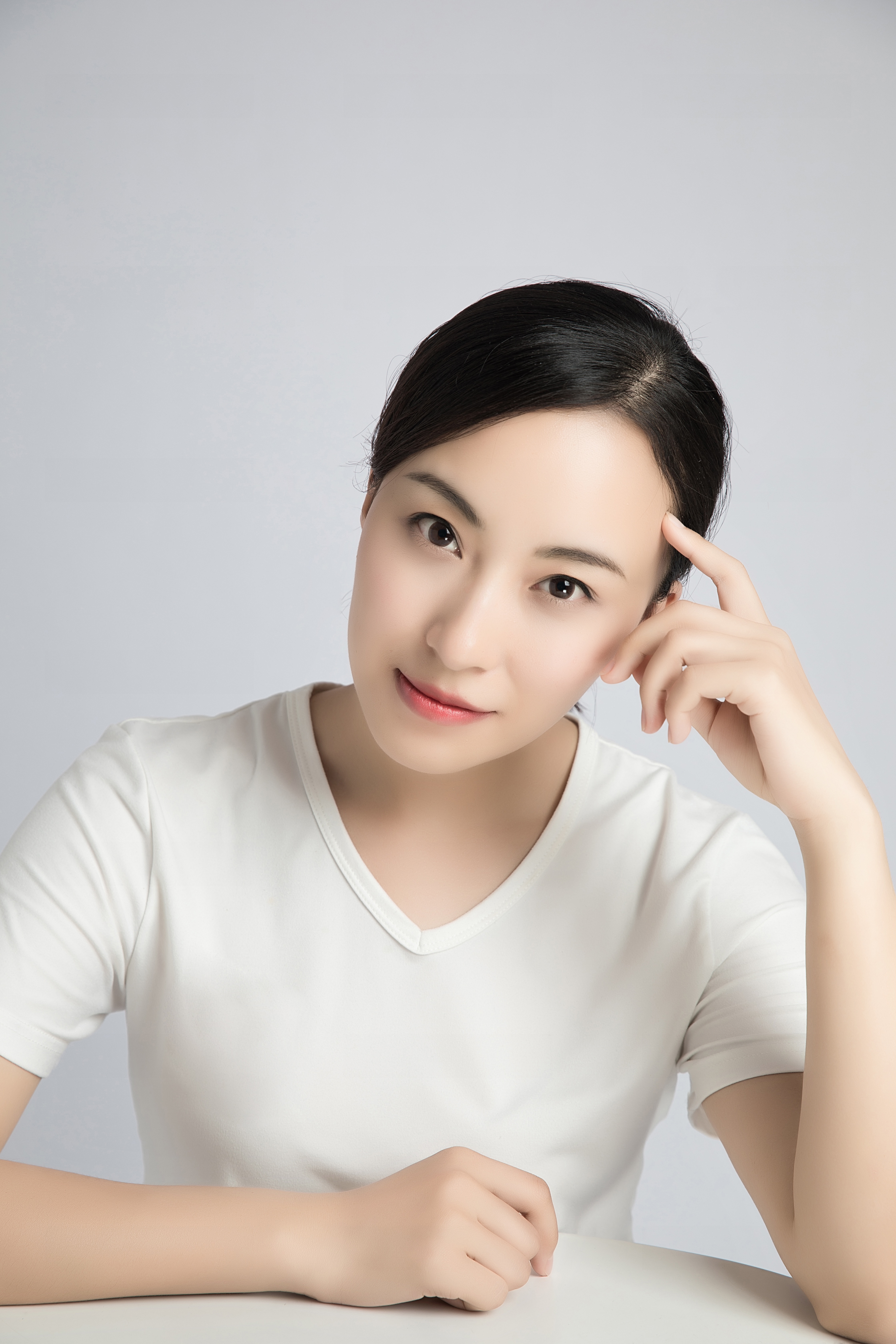 本名王玥,出生于山东省济南市,中国内地女演员,毕业于上海师范大学 