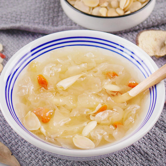 川贝杏仁银耳羹