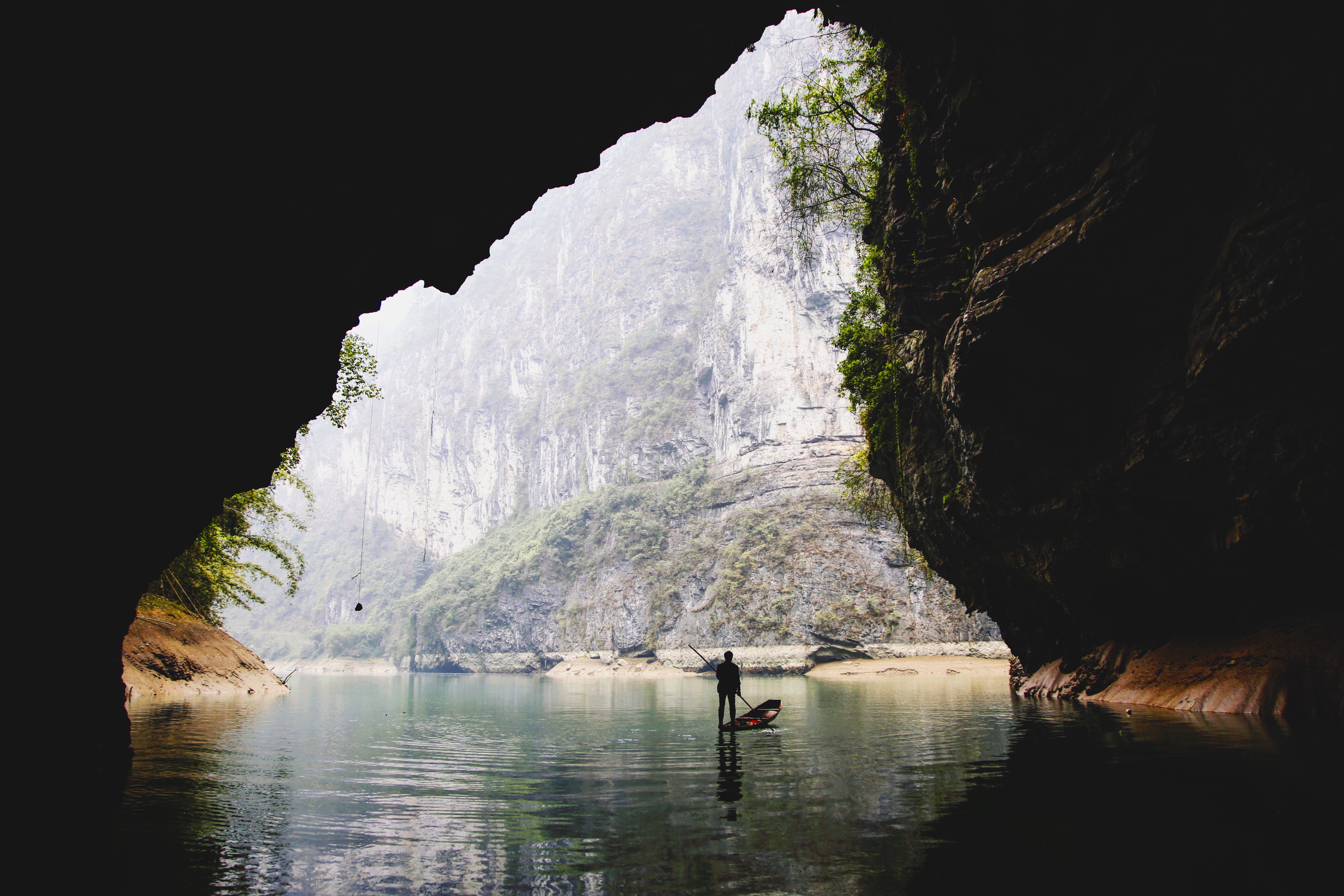 lemmaid="4733">乌江 /a> /b>第一大支流阿蓬江上,是国家3a级旅游景区