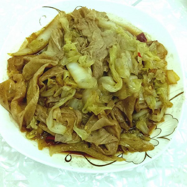  p>蛋白肉炒肉丝,是一道家常菜,制作原料主要有干蛋白肉,肉丝,青椒