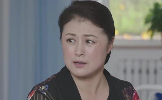 大脚,女,汉族,本名叫 a target="_blank" href="/item/谢红/3426708"