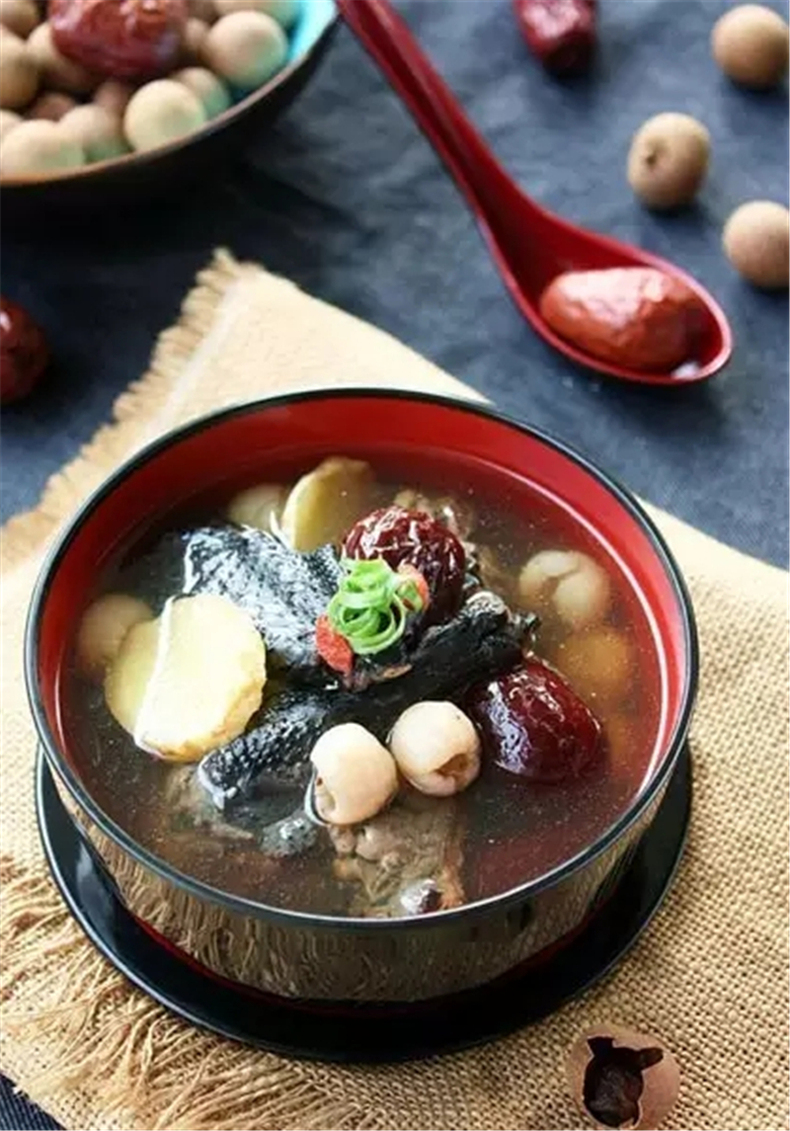  p>枸杞红枣乌鸡汤是一道 a href="#" data-lemmaid="4983316">菜品 