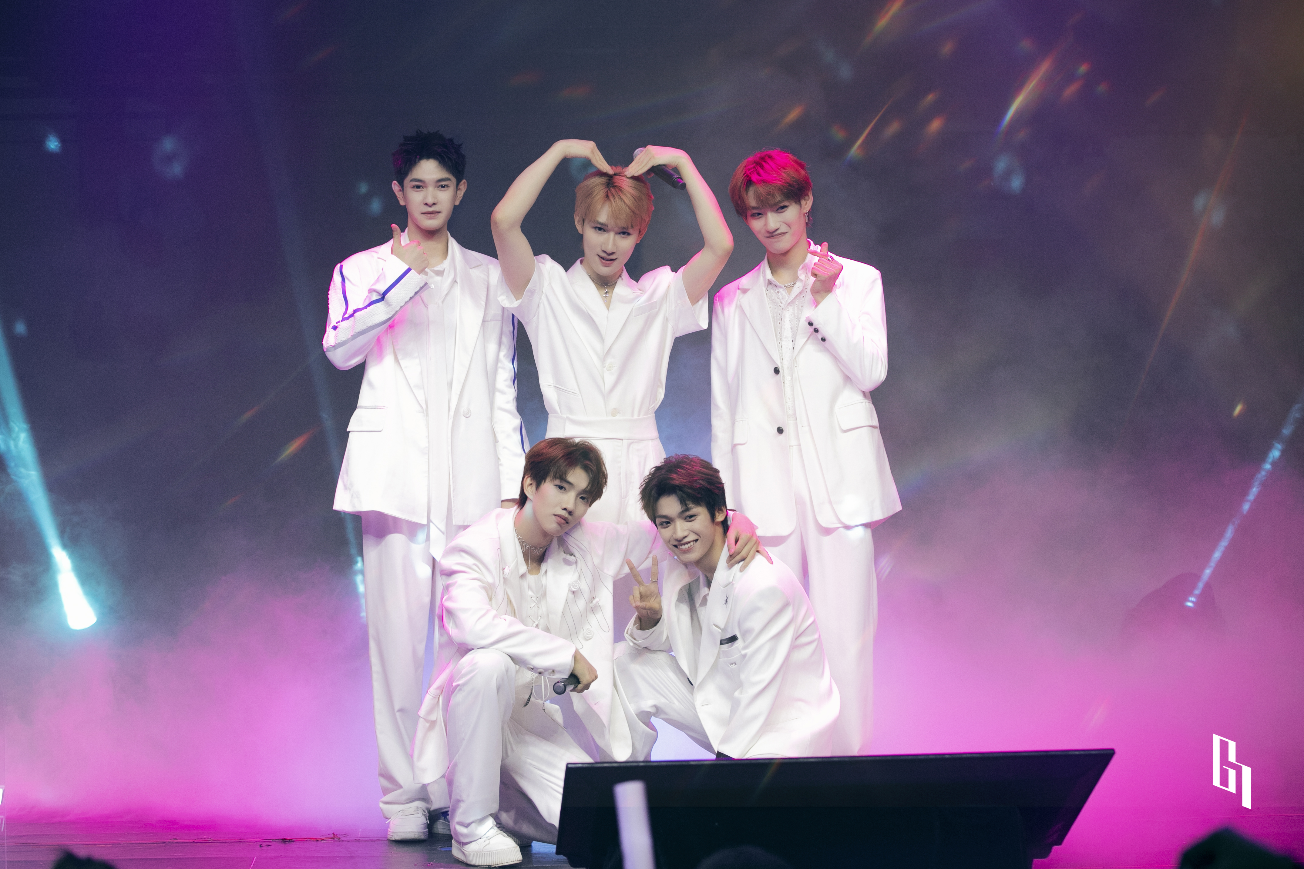 data-ctrid="scxggulput2d">光合少年,花开半夏文化传媒旗下男子组合