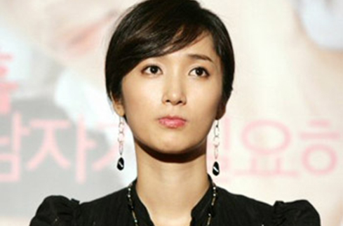  p>金宝京 i>(bo-kyeong kim,1976年4月3日-2021年2月2日) /i>,出生于