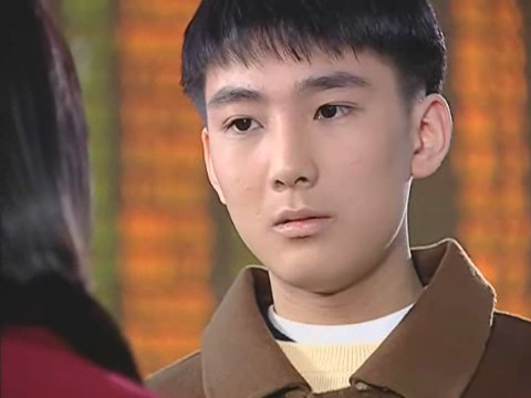  p>《玻璃鞋》是 a href="#">韩国sbs电视台 /a>于2002年3月2日首播的