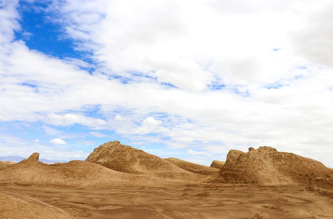  p>风积土是指岩石风化碎屑物质经风力搬运作用至异地降落,堆积所形成