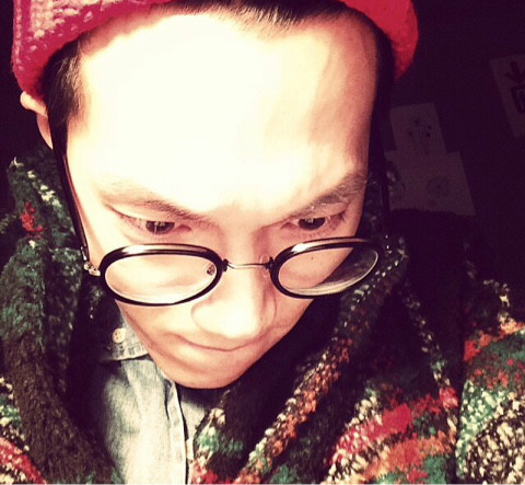 2011年出道的solo歌手,出道曲《傻瓜一样又哭了》.