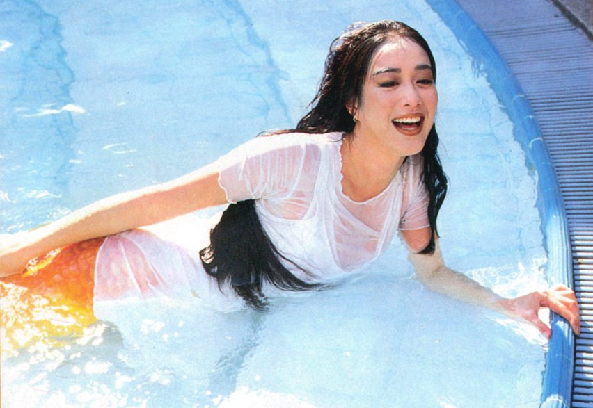  p data-id="gncp8sxxil">《人鱼传说》是罗文执导,郑伊健,钟丽缇主演