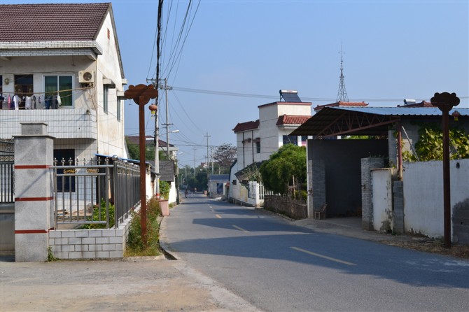  p>长春村隶属于浙江省湖州市德清县武康镇,地处武康镇城郊南端,三面