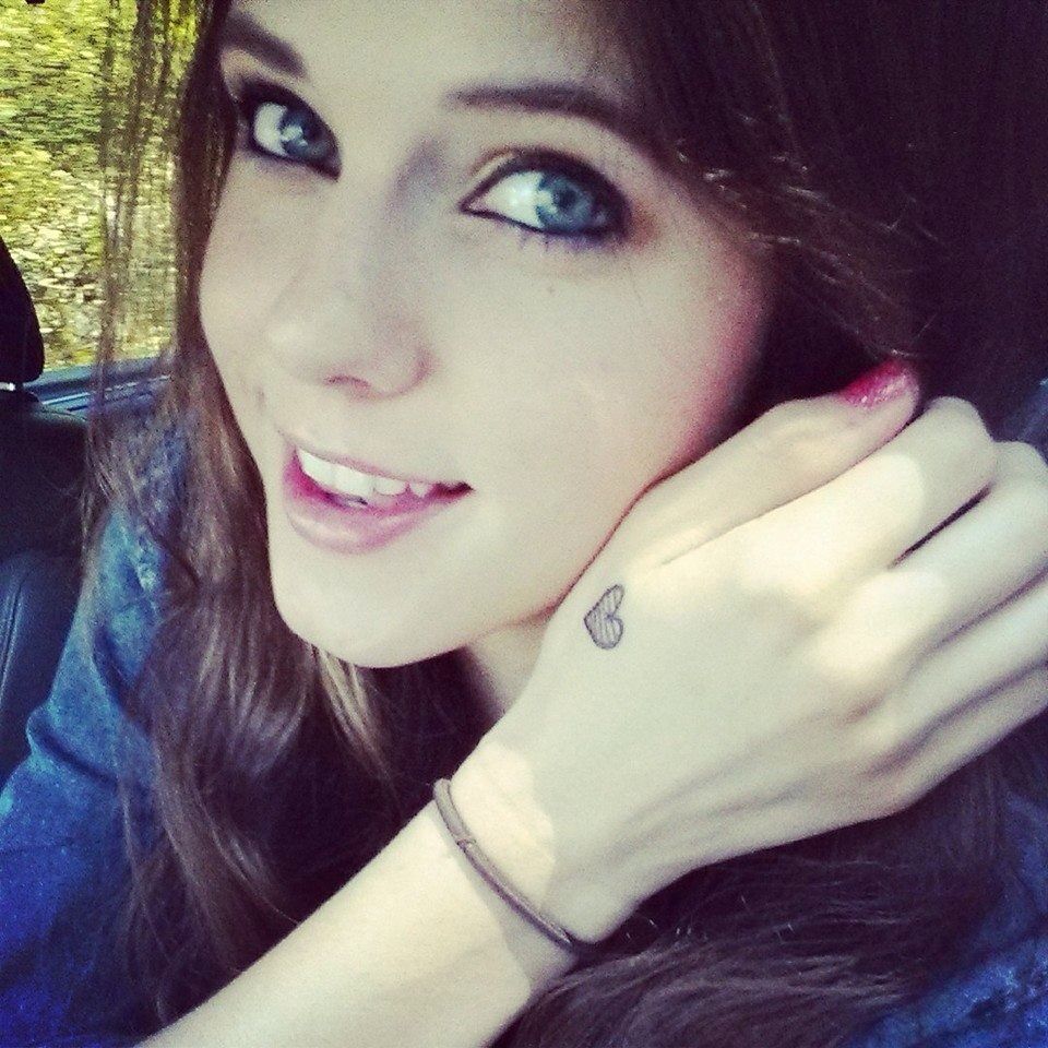  p>蒂芬妮·沃德(tiffany alvord)是一位来自美国加利福利亚的翻唱