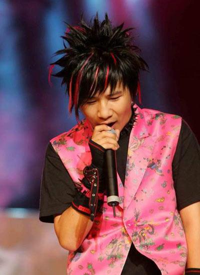  p>大张伟(wowkie da),本名张伟,1983年8月31日出生于北京,中国内地男