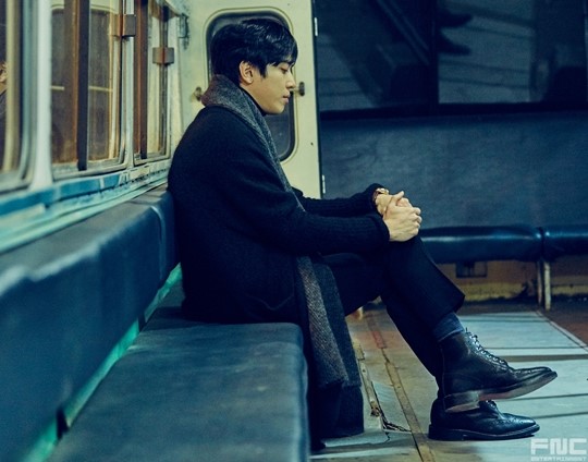  p>郑容和(jung yong hwa),1989年6月22日出生于韩国首尔,后随父母