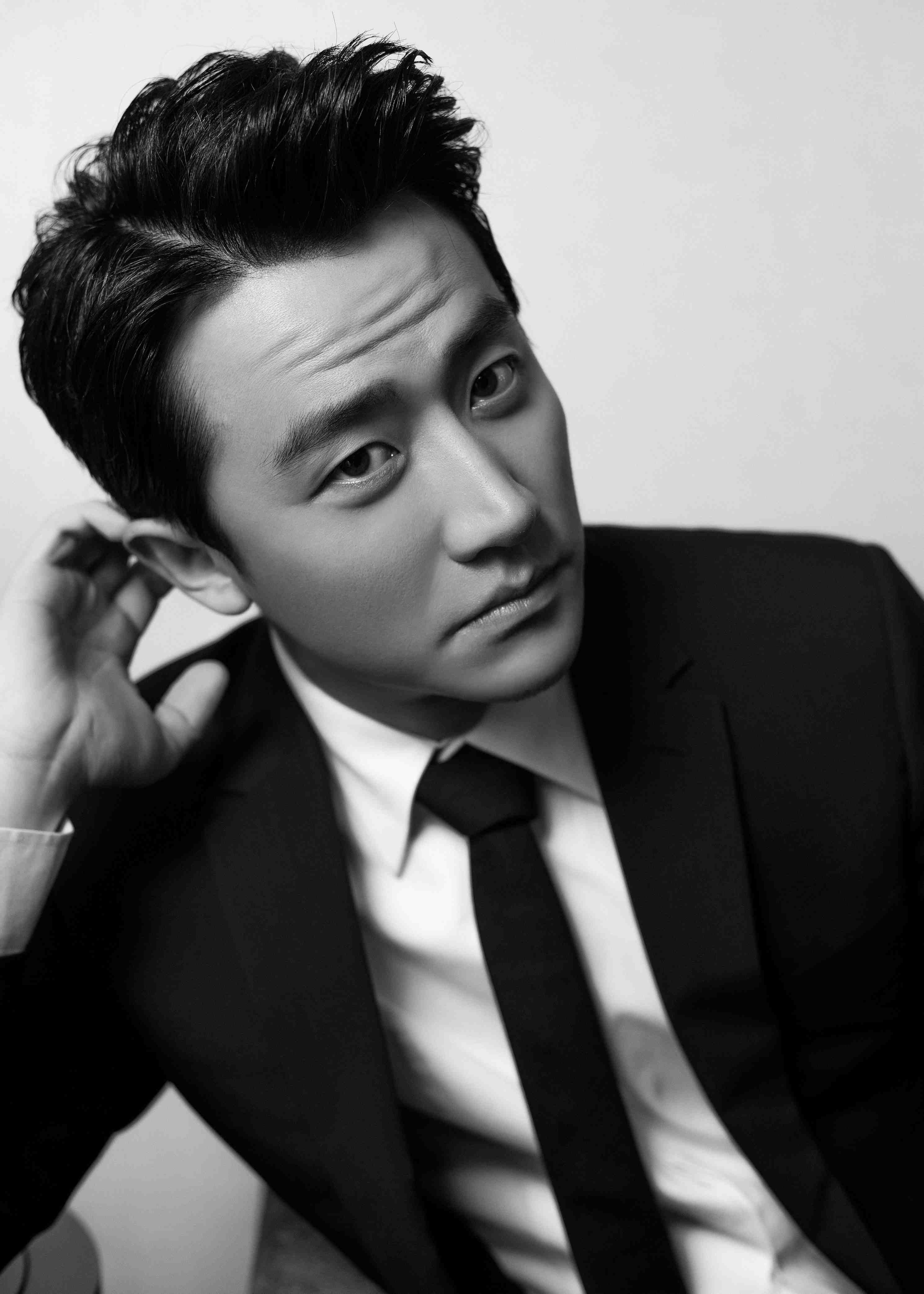  p>黄轩,1985年3月3日出生于甘肃省兰州市,中国内地影视男演员,毕业于