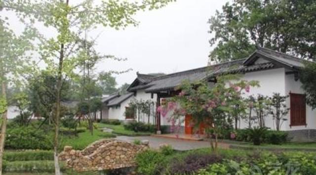  p data-id="gnc0fci4z8">西江月位于成都市青白江区祥福镇,地处毗河