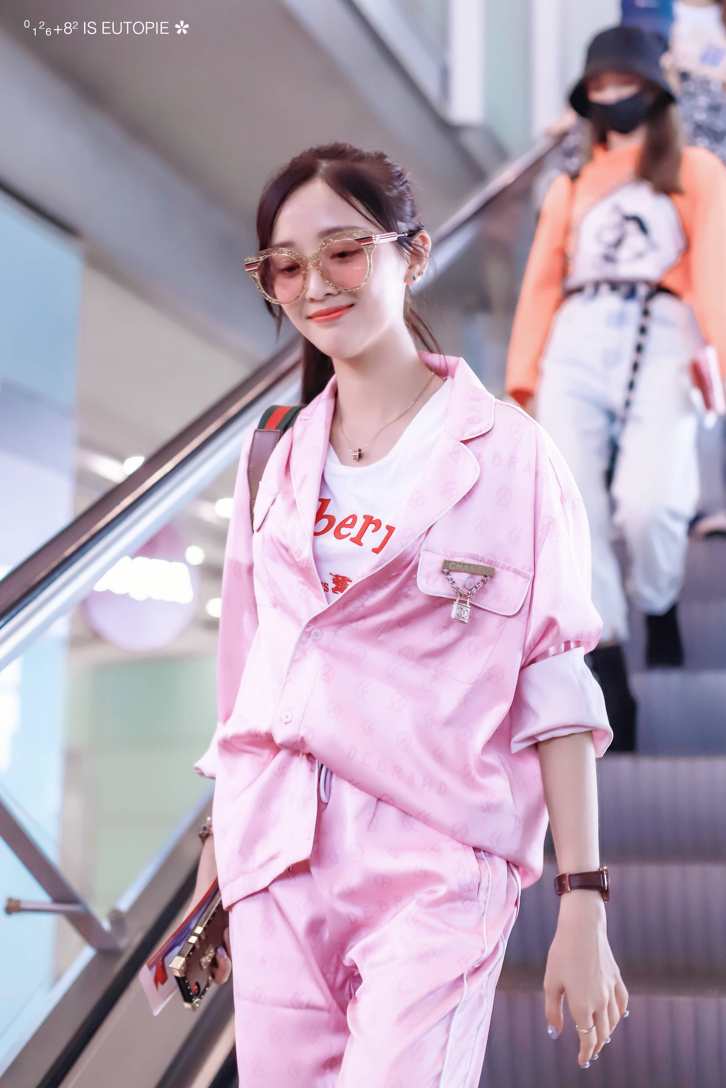  p>吴宣仪(         ,xuan yi),1995年1月26日出生于海南省海口市