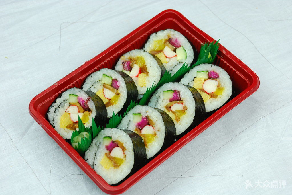  p data-id="gnx6dqagv8">太卷是直径比较粗的一种卷寿司,通常有数种