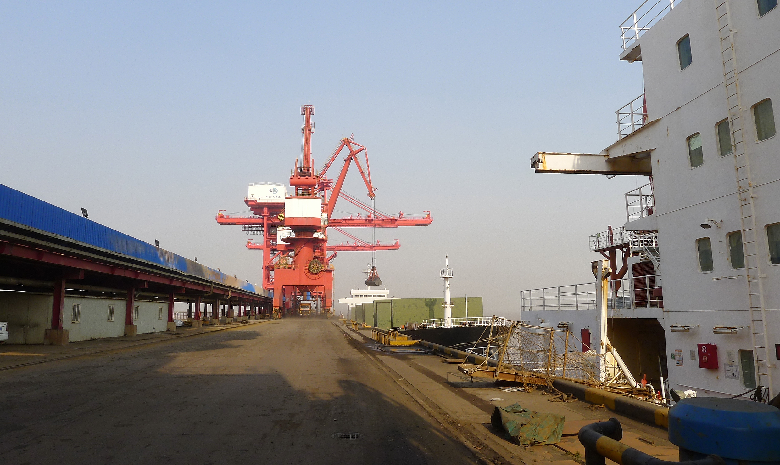  p data-id="gnbv0ginxp">盐城港大丰港区处于江苏省1040公里海岸线