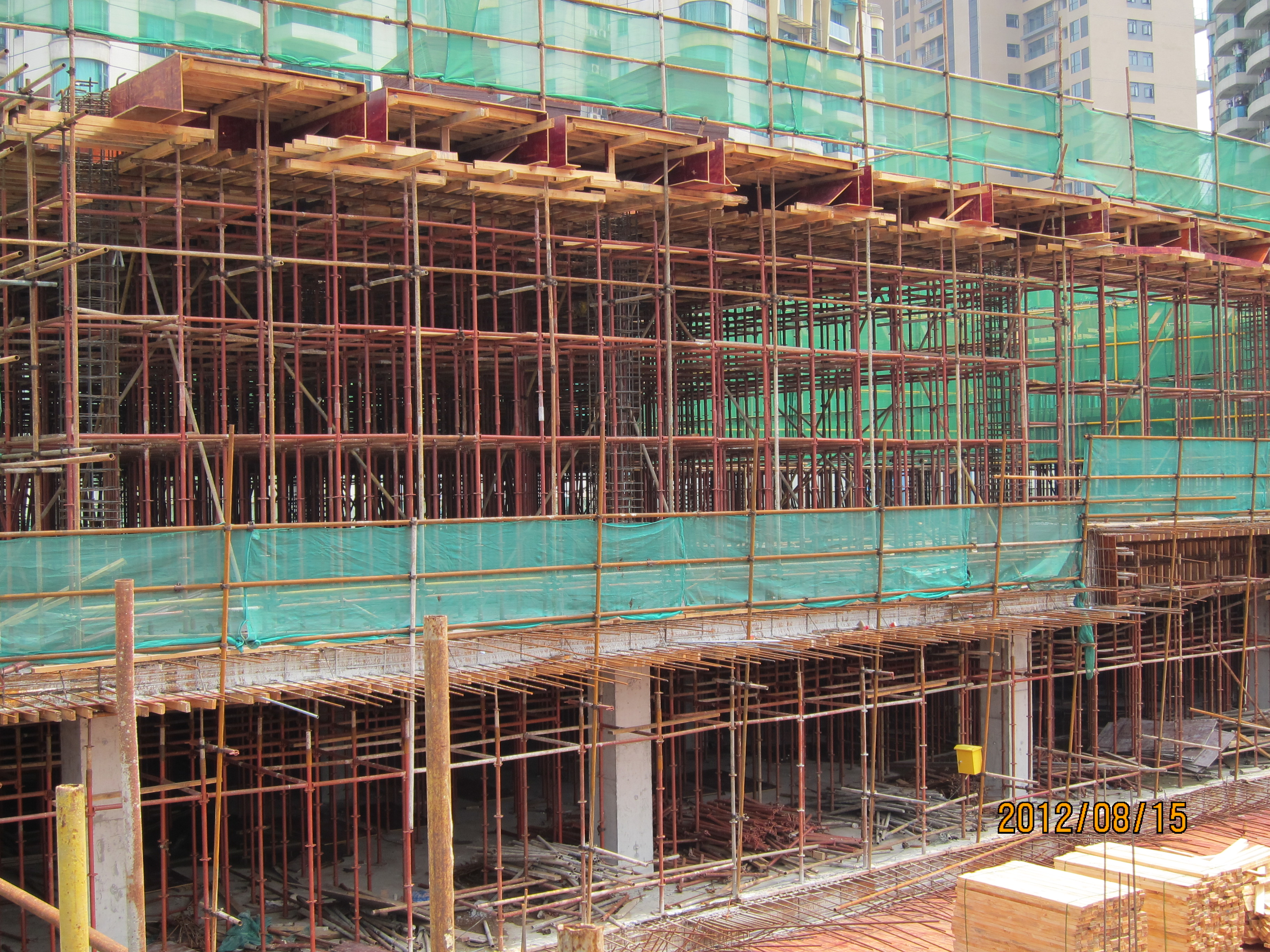  p>轮扣式脚手架是一种具有自锁功能的直插式新型 a target="_blank"