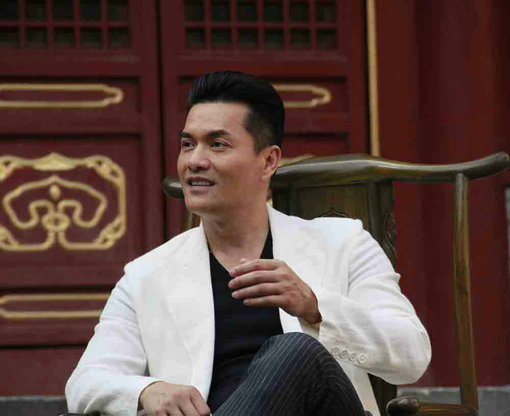 吕良伟图片 全网资源