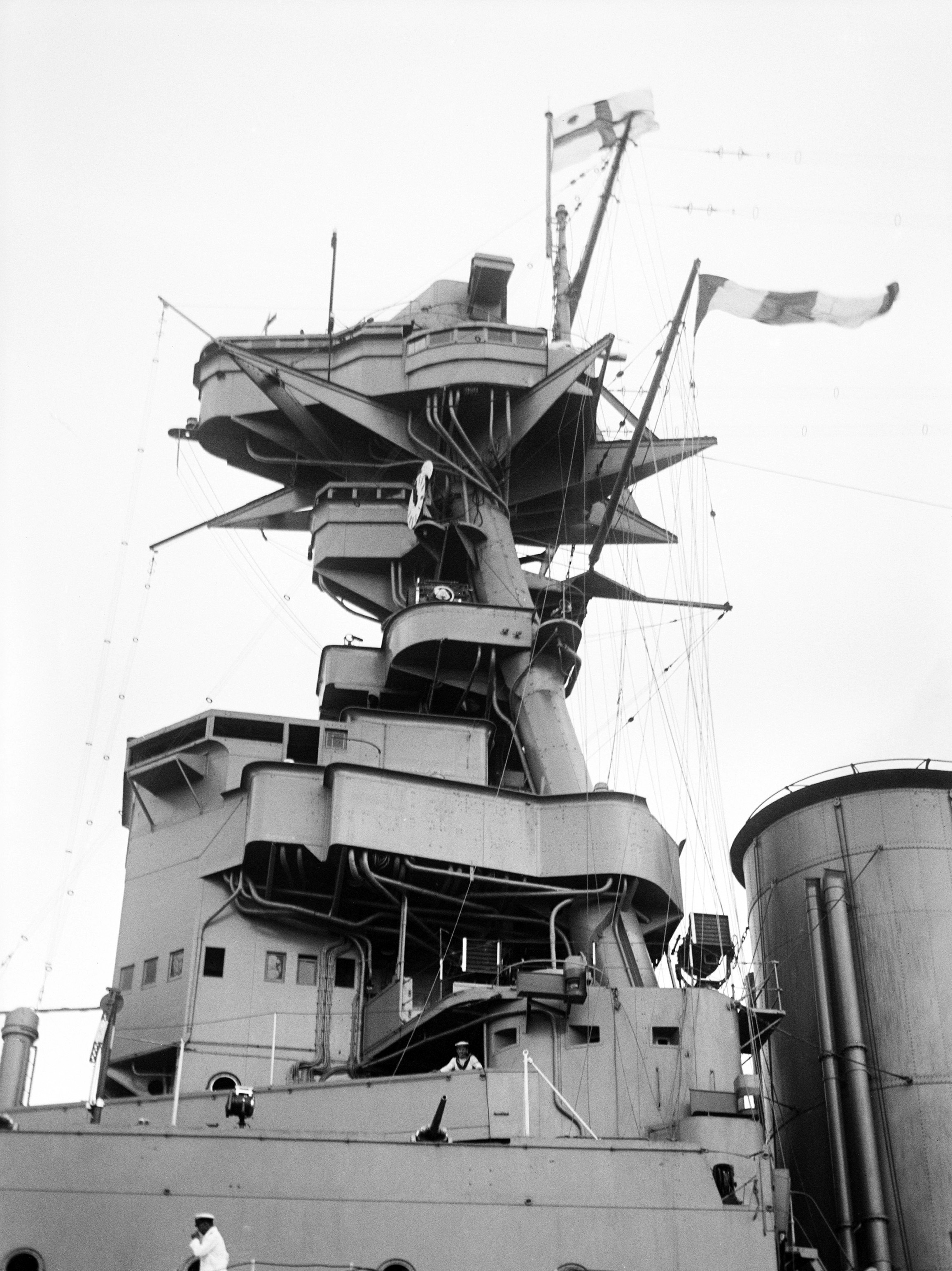  p data-id="gnzyhposl7">胡德号战列巡洋舰(英文:hms hood ,舷号:51)