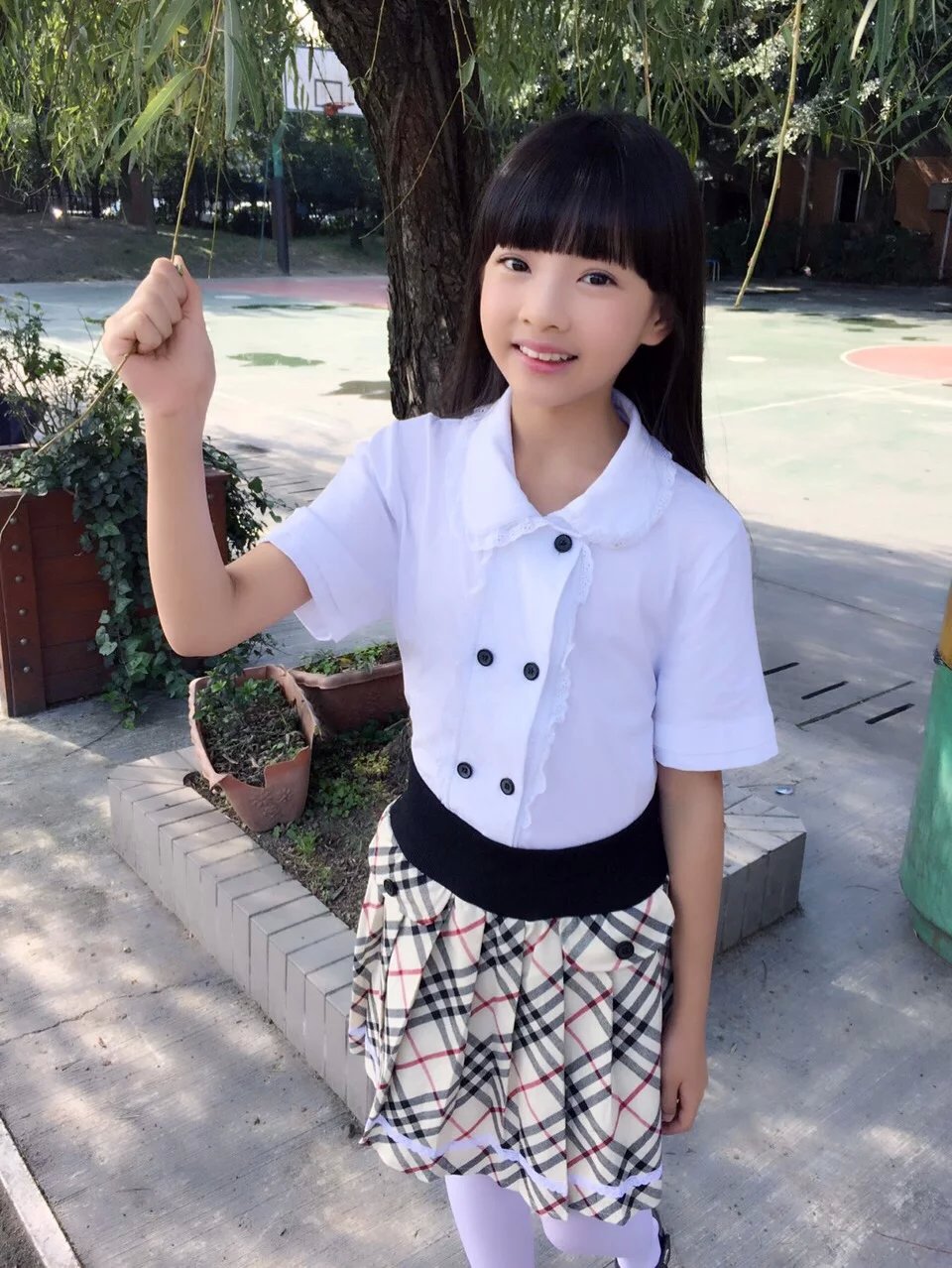  p>王巧,2006年9月13日出生于四川成都,中国内地女歌手,演员,主持人.