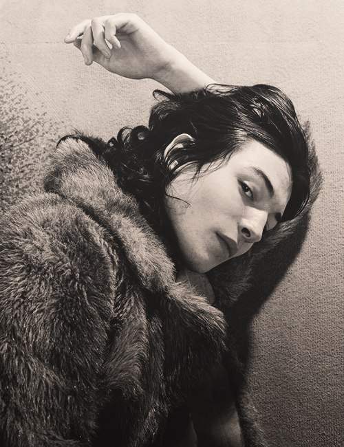  p>埃兹拉·米勒(ezra miller),1992年9月30日出生于美国 a target="