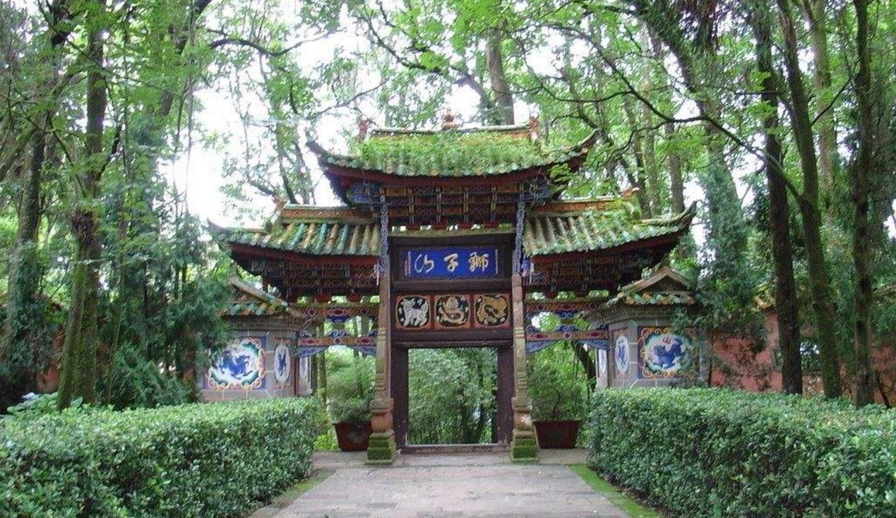 武定狮山