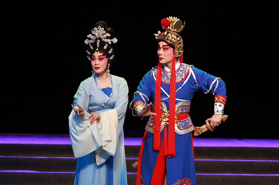  p>庐剧,安徽省地方传统戏剧,国家级非物质文化遗产之一.