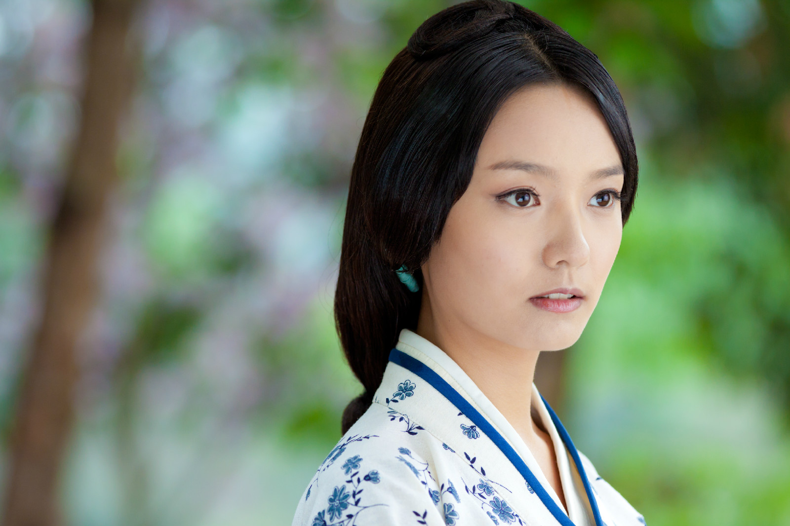  p>林源,原名林园,3月15日出生于北京,中国内地女演员,毕业于 a