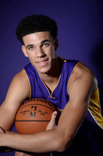  p>朗佐·鲍尔(lonzo ball),1997年10月27日出生于 a target="_blank"