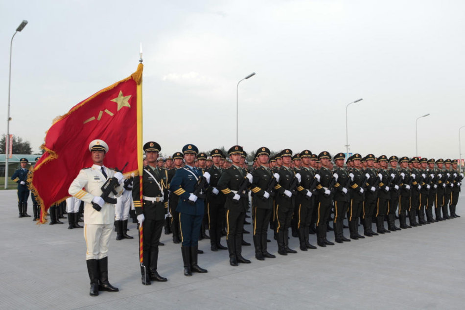 中国人民解放军陆,海,空三军仪仗队