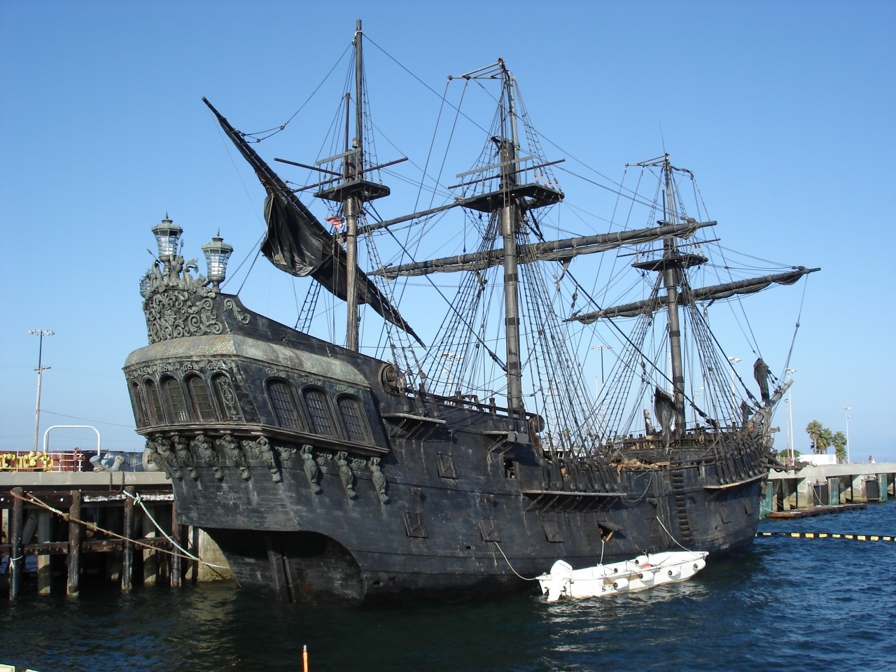  p>黑珍珠号(the  a target="_blank" href="/item/black pearl