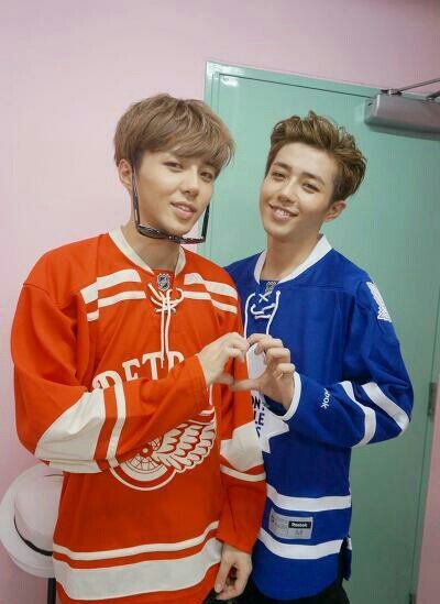  p>《靠近我》是由大龙小龙dlxl演唱的歌曲,收录于大龙小龙dlxl2014年