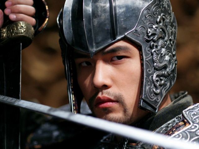  p>《满城尽带黄金甲》是由 a target="_blank" href="/item/张艺谋