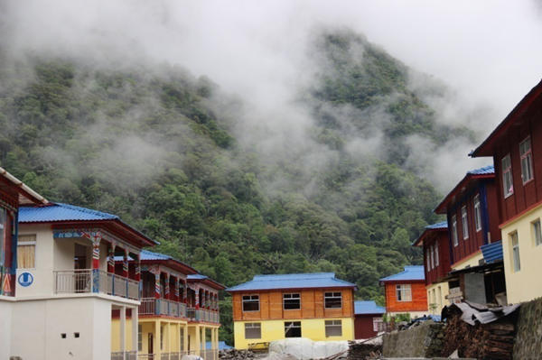  p>背崩村是西藏墨脱县背崩乡辖行政村,乡政府驻地.