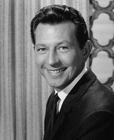  p>唐纳·奥康纳(1925年8月28日-2003年9月27日)是一位充满青春活力的