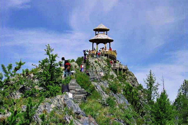  p>友谊峰(俄语:Найрамдал оргил,英语:friendship