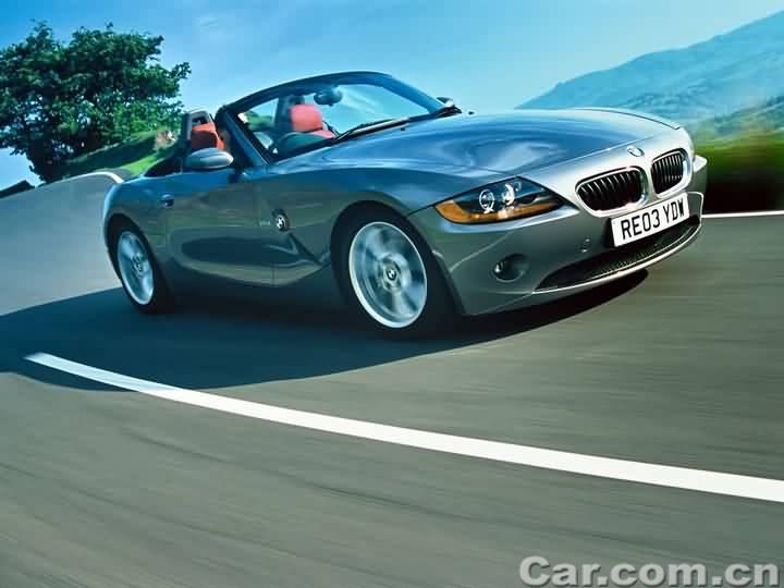  p>轿车(saloon car)是指用于载送人员及其随身物品,且座位布置在两轴