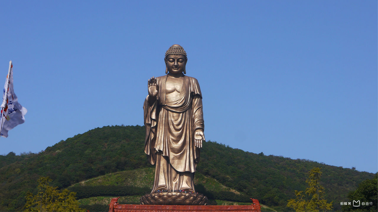  p>灵山大佛是一个世界著名景点,位于江苏省无锡市滨湖区马山国家风景