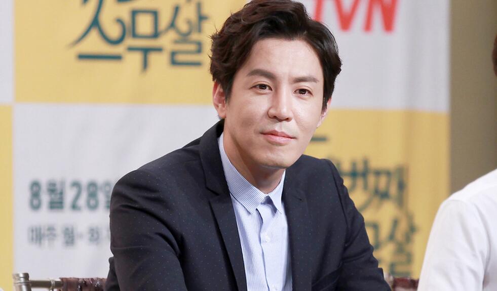  p>崔元英(won-young choi),1976年1月10日出生于韩国,是一名演员