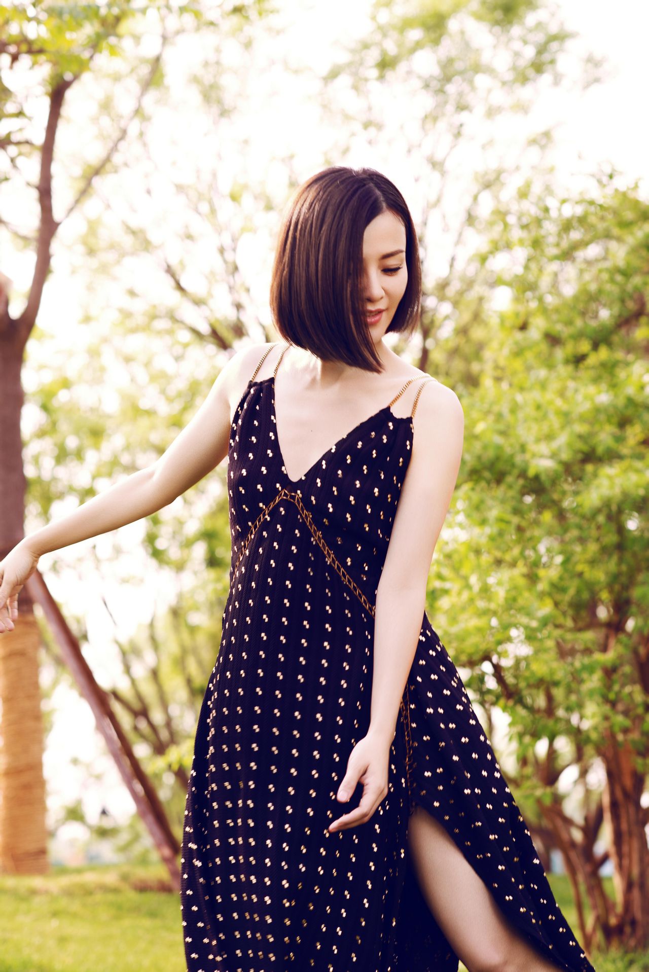  p>刘孜, 11月13日出生于贵州省遵义市,中国内地女演员,设计师,zi品牌