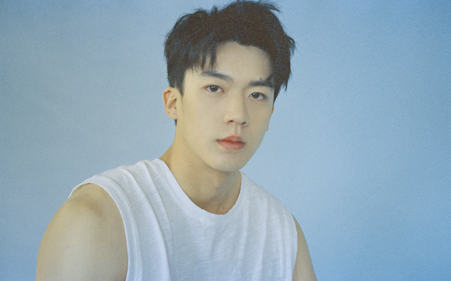  p>卢东旭,1998年8月24日出生于河北省,中国内地