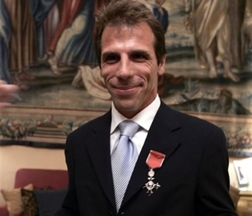  p>詹弗兰科·佐拉(gianfranco zola),1966年7月5日出生于意大利